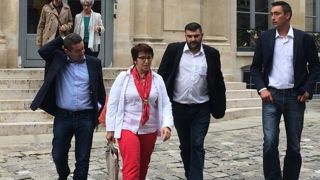 Jérôme Despey, Christiane Lambert, Jérémy Decerle et Samuel Vandaele à la sortie de leur entretien avec le ministre de l’Agriculture le 12 juin 2018. © B. Quantinet/GFA Jérôme Despey, Christiane Lambert, Jérémy Decerle et Samuel Vandaele à la sortie de leur entretien avec le ministre de l’Agriculture le 12 juin 2018. © B. Quantinet/GFA